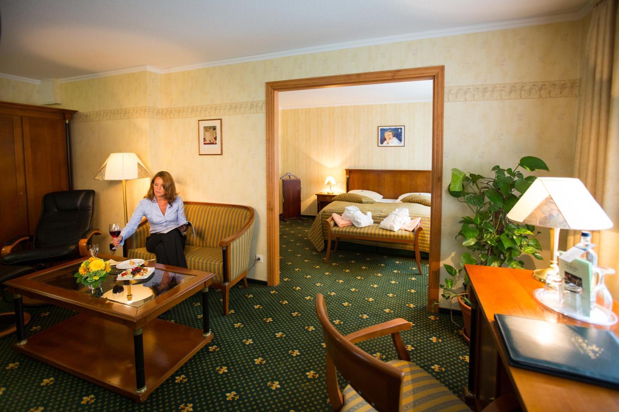 Trihotel Rostock - Wellnesshotel Adults Only Ruang foto