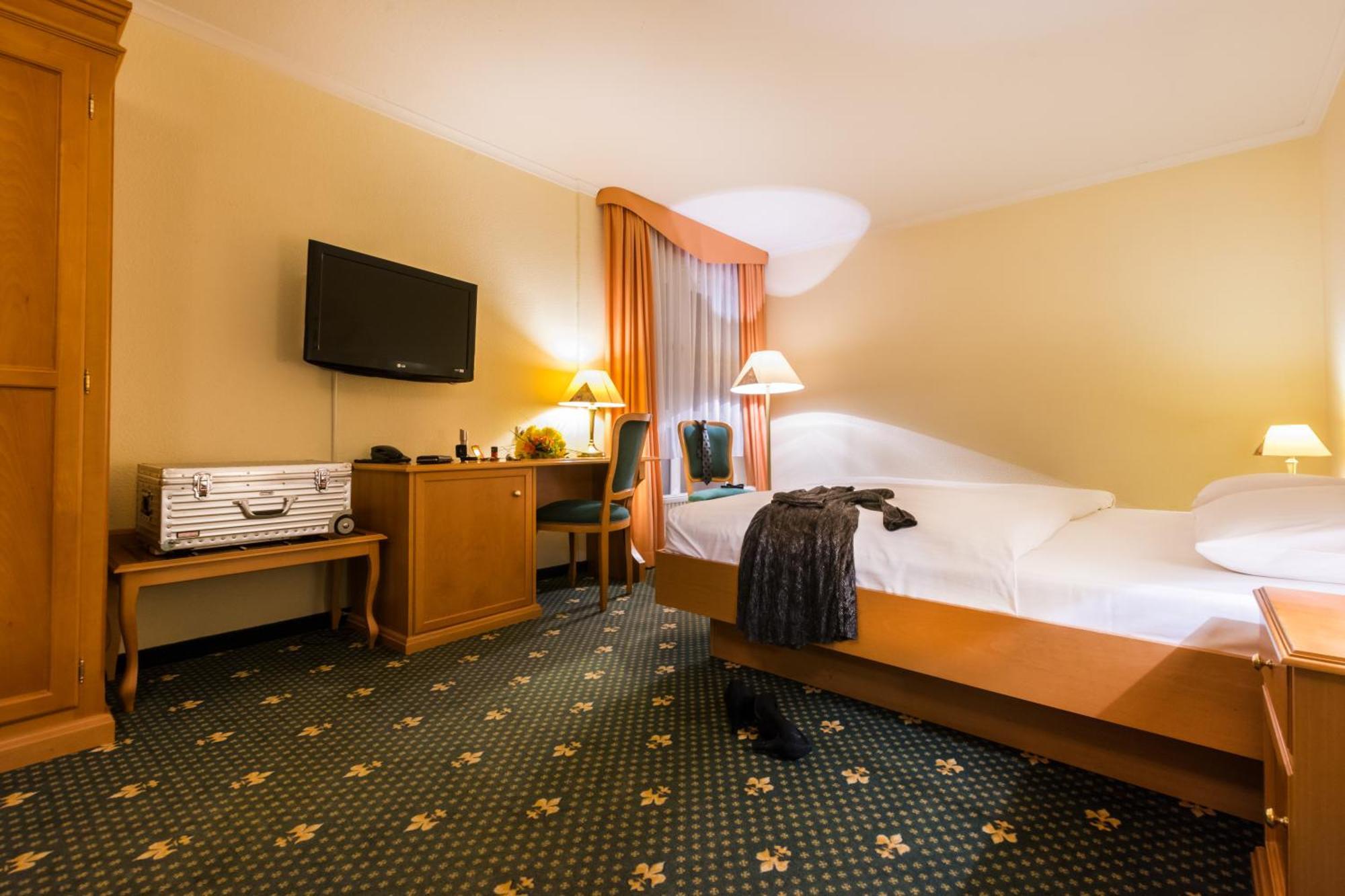 Trihotel Rostock - Wellnesshotel Adults Only Ruang foto