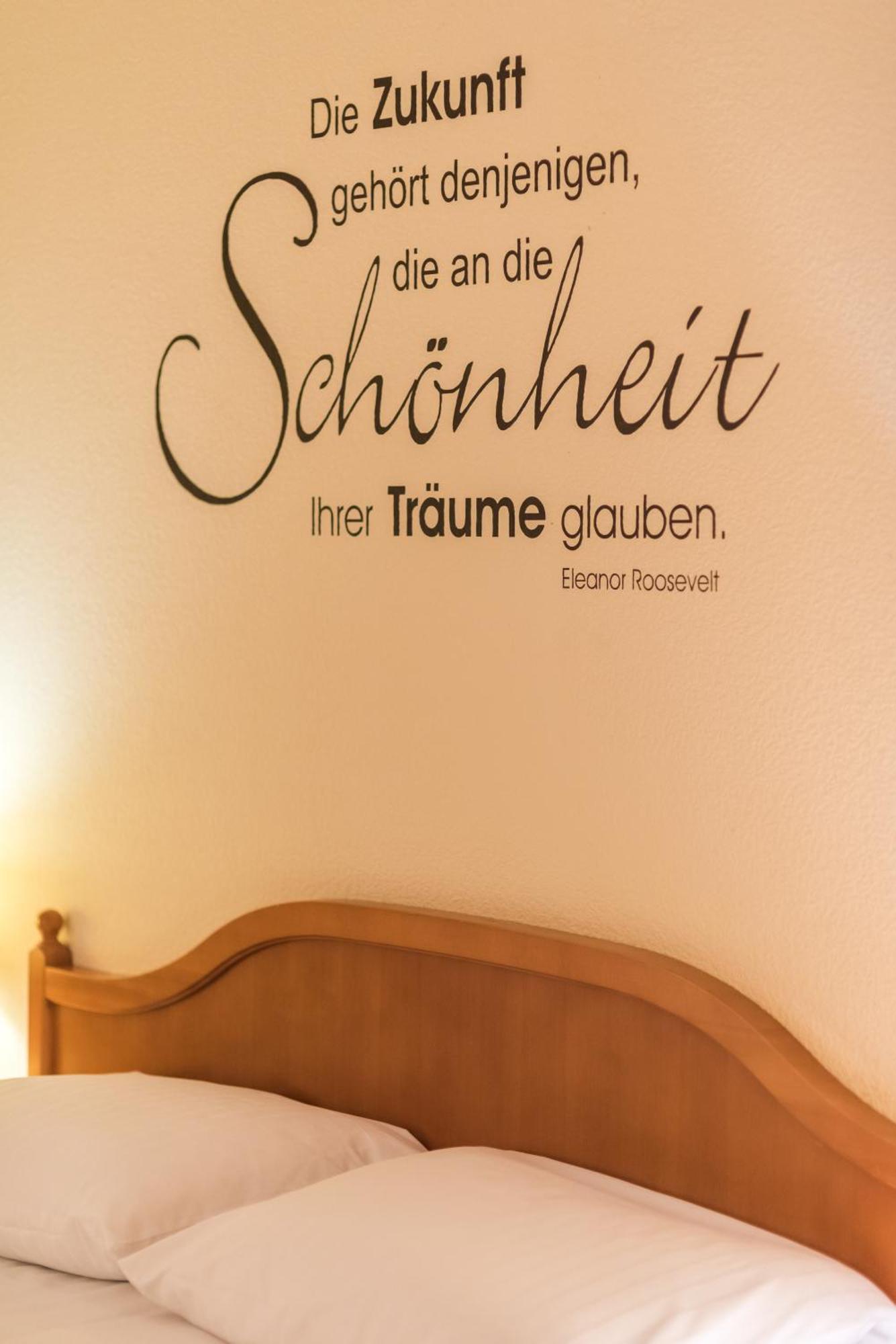 Trihotel Rostock - Wellnesshotel Adults Only Ruang foto