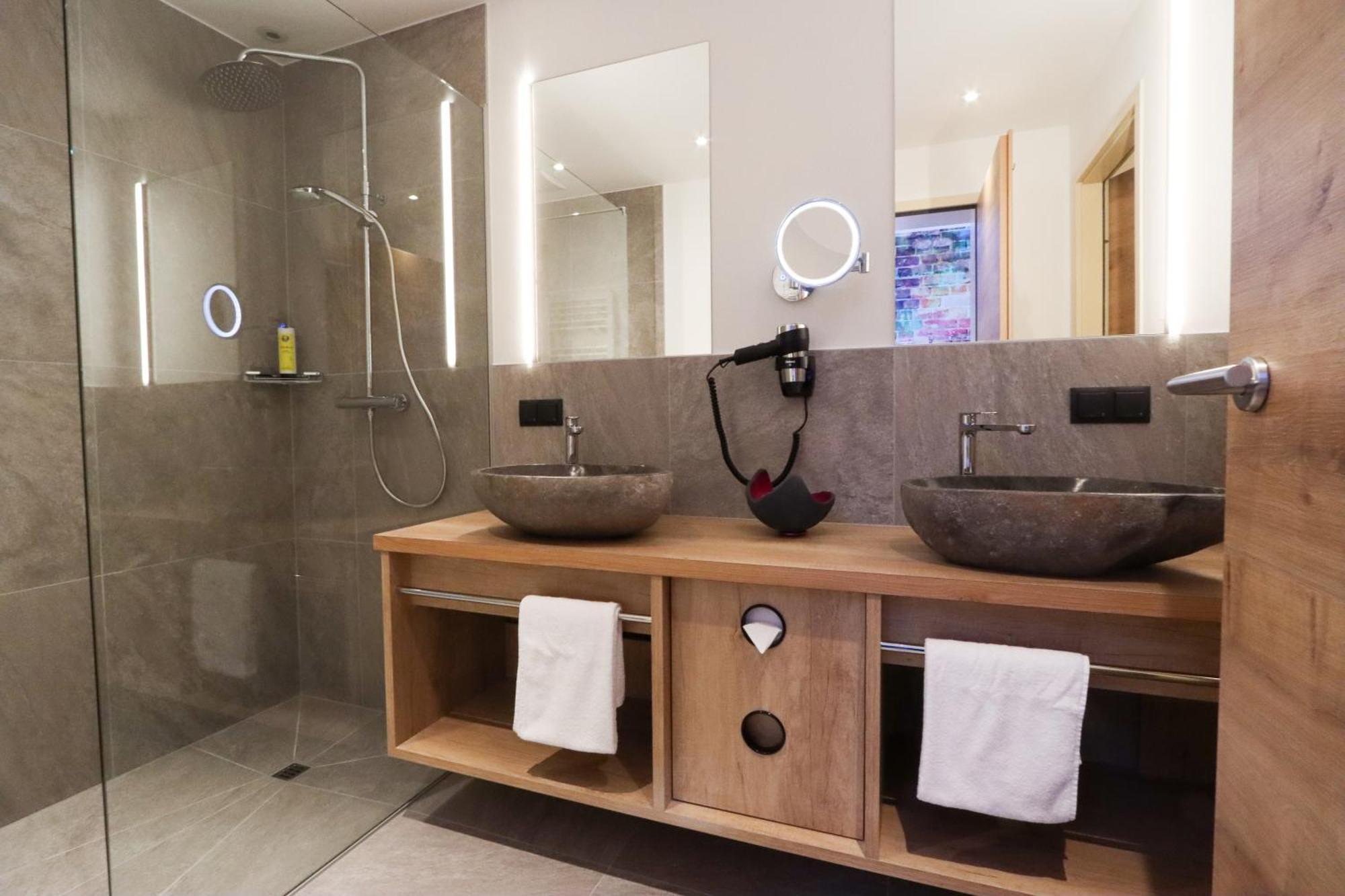 Trihotel Rostock - Wellnesshotel Adults Only Ruang foto